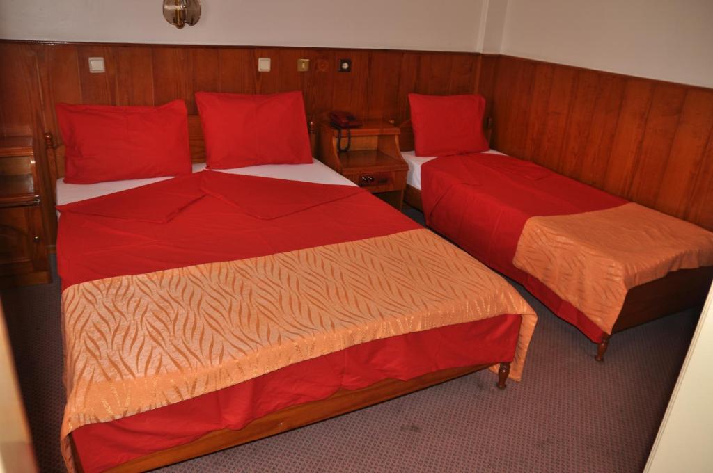 Kozan Hotel Antália Quarto foto